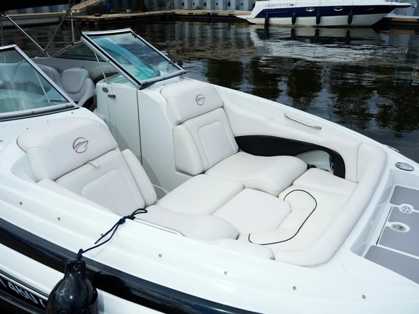 Прогулка по Москве-реке на катере Crownline - фото 2