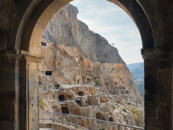 Курорт Боржоми, крепость Рабат и древняя Вардзия — из Тбилиси - фото 1