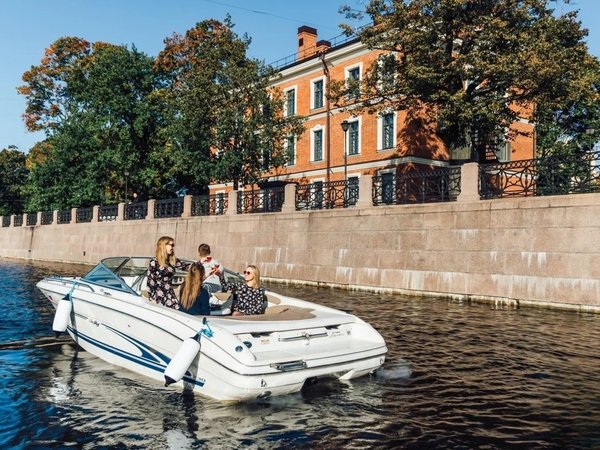 На катере по рекам и каналам Петербурга — с аудиогидом и музыкой - фото 2