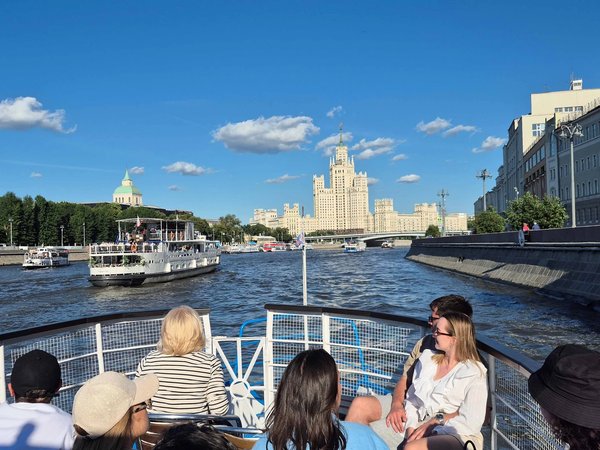 По центру Москвы от причала «Парк Горького» — с аудиогидом - фото 4