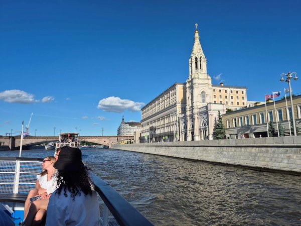 По центру Москвы от причала «Парк Горького» — с аудиогидом - фото 3
