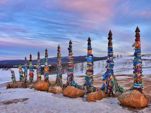 В царство льда: север и юг Ольхона, Листвянка и знакомство с культурой бурят - фото 2