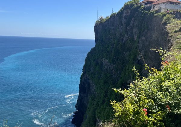 По югу Бали: черепахи, храм Улувату, пляж Меласти, танец Кечак - фото 3