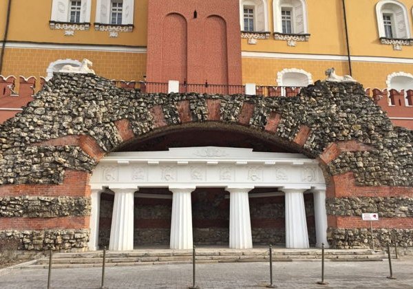 Легенды и мифы Александровского сада: групповая экскурсия  - фото 4