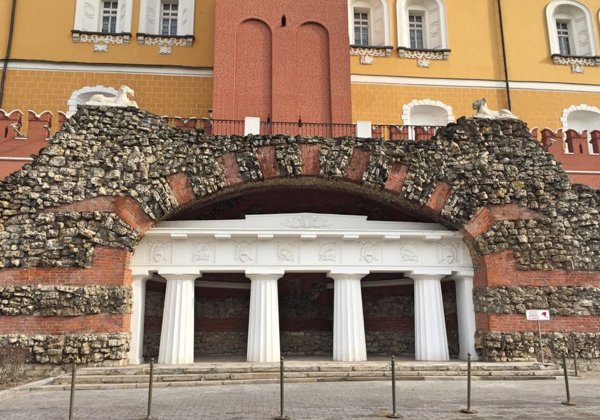 Легенды и мифы Александровского сада: групповая экскурсия 