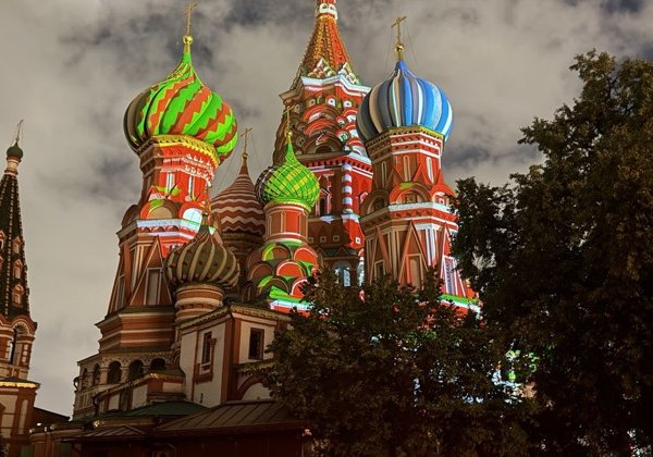 Красная Площадь и улица Варварка: знакомые места — незнакомые истории