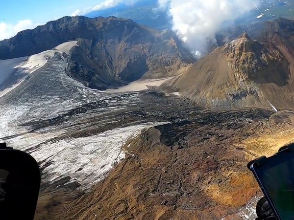 Поднимаясь над землёй: вертолётная экскурсия на Камчатке - фото 3