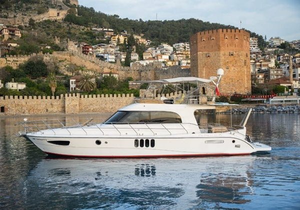 Аланья с борта яхты: роскошное путешествие по лазурным водам - фото 1