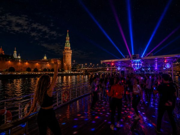Круиз с зажигательной дискотекой по Москве-реке - фото 1