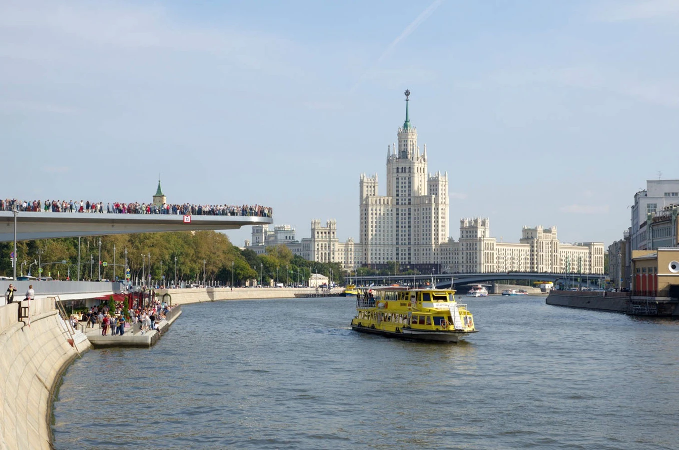 Речная прогулка «Лето в Москве»: от Киевского вокзала до парка «Зарядье»