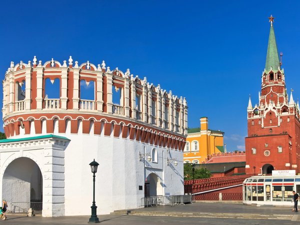 Большой аудиогид по парадной Москве: от Кремля до старейшего посада (6+) - фото 1