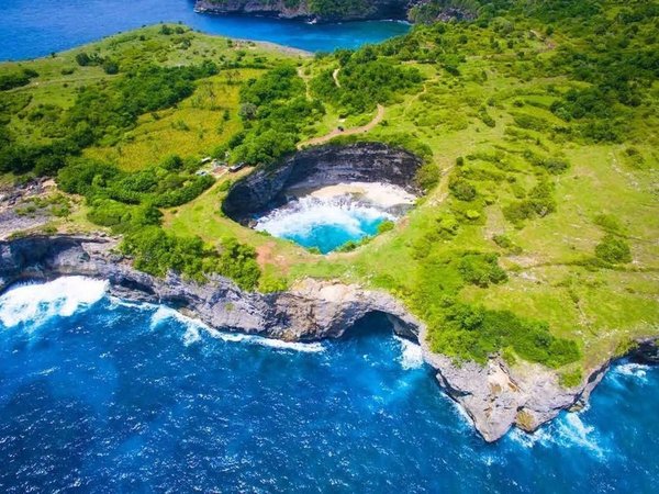 Главные места Нуса-Пениды: от скалы Ти-Рекс до Кристальной бухты - фото 4