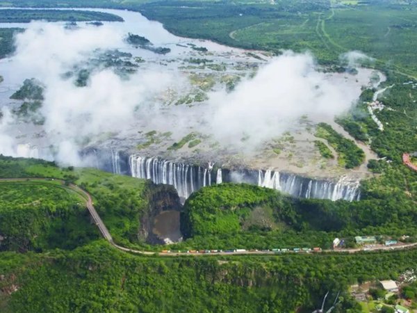 Полёт на вертолёте над водопадом Виктория - фото 4