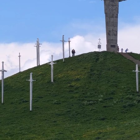 Экскурсия к монументу Дидгорский битвы