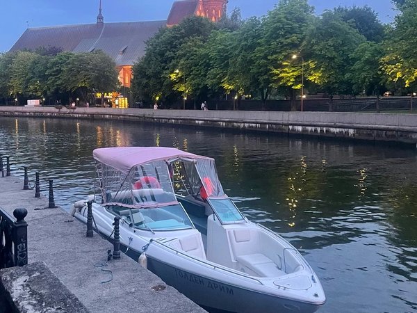 На катере — по Калининграду с заходом в порт - фото 1