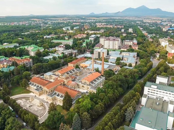 Трансфер с гидом из аэропорта Минеральных Вод — в города региона - фото 2