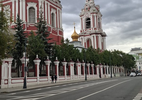 Царским путем по Басманной слободе: роскошь, деньги и скандалы