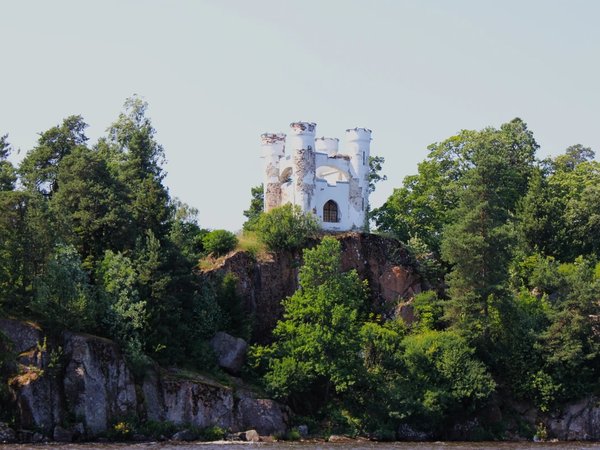 Открывая окрестности Выборга на катере: Монрепо и шлюз Лавола - фото 1