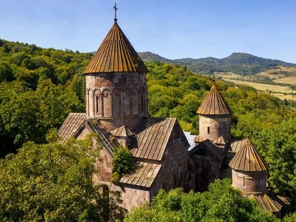 Макараванк и сказочное озеро Кари — из Дилижана - фото 1