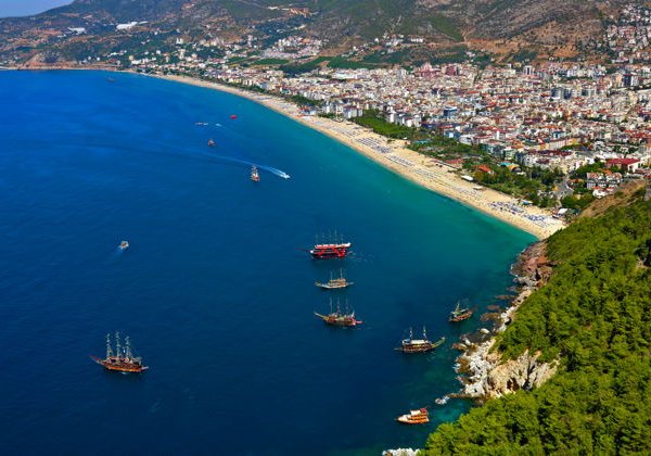 Пиратская яхта из Сиде: купание в бухтах Средиземного моря - фото 2