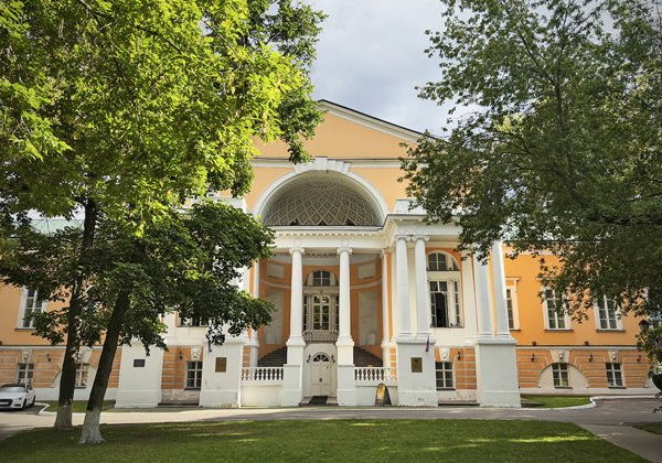 Московские усадьбы и их обитатели: прогулка по Гороховому полю - фото 1