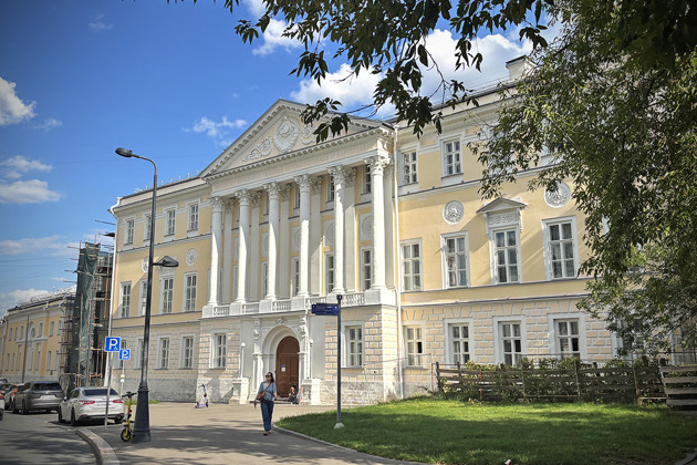 Московские усадьбы и их обитатели: прогулка по Гороховому полю