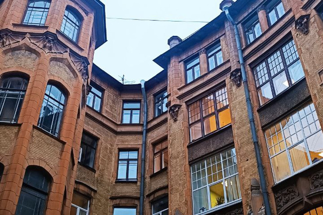 Коломна: Петербург полусумасшедших