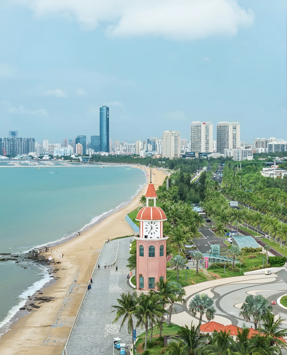 Пересадка в Хайкоу: старые улицы, местный рынок и морские виды - фото 1