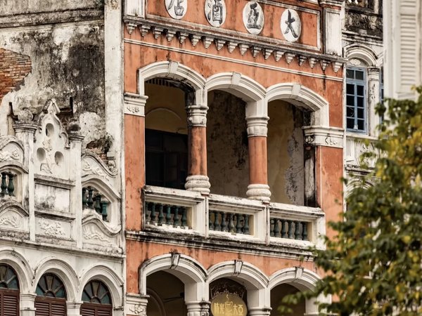 Пересадка в Хайкоу: старые улицы, местный рынок и морские виды - фото 2