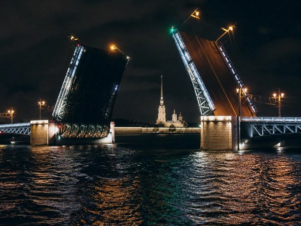 Вечерний Петербург: центр на автобусе + разводные мосты на теплоходе - фото 1