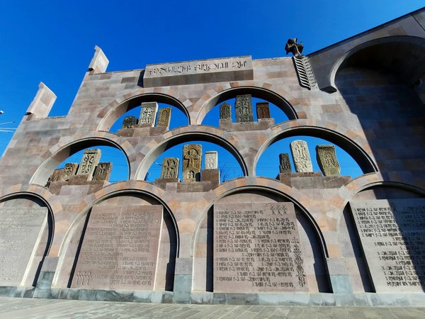 Решено — встречаемся в Эчмиадзине - фото 1