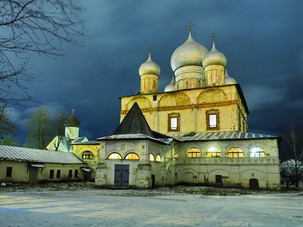Ночное приключение в Великом Новгороде: в объективе и без него - фото 2