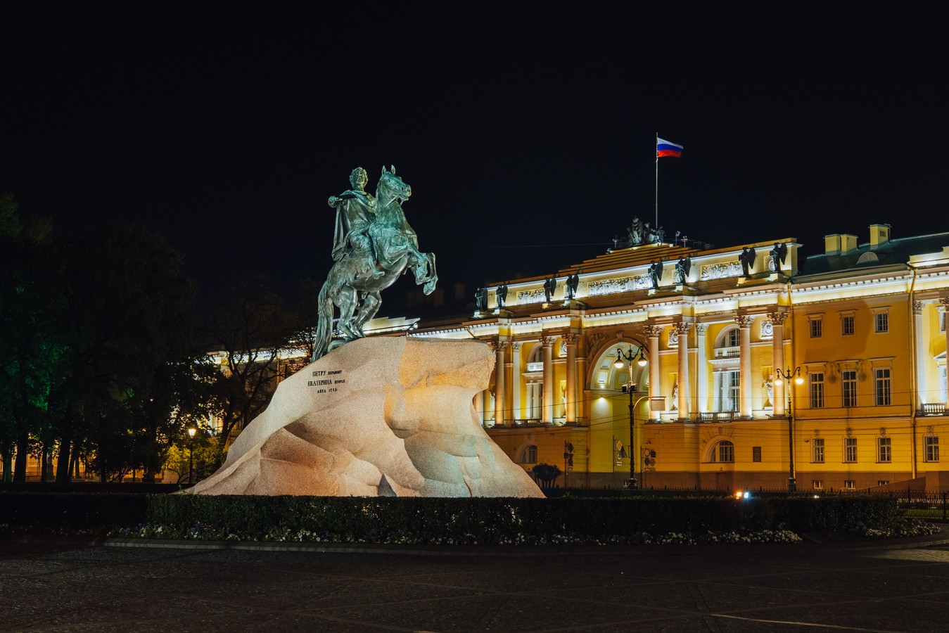 Вечерняя симфония Петербурга — на автобусе