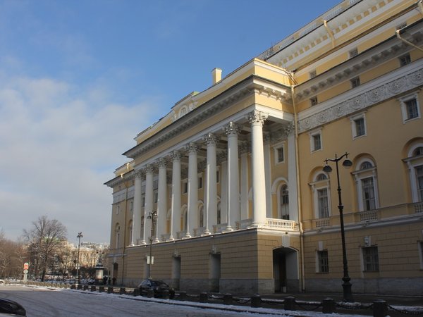 Telegram-квиз вокруг Александринского театра (без гида) - фото 1