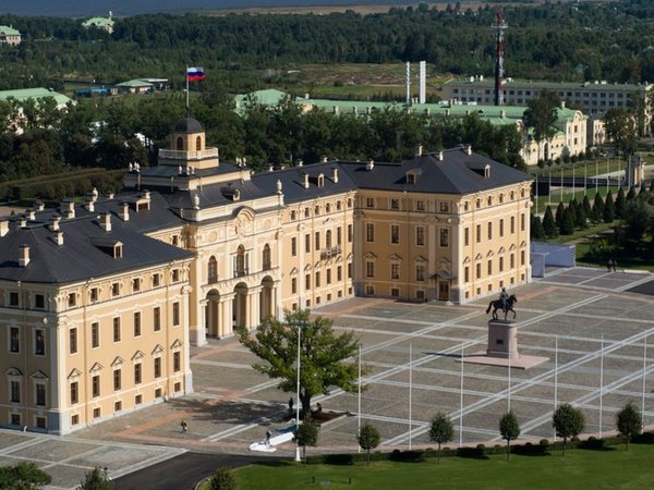 В Стрельну: Константиновский дворец + дегустация вин с сомелье - фото 4