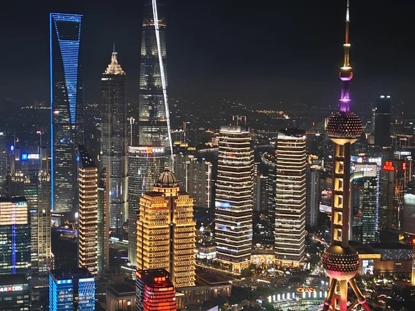 Вечерний Шанхай: уют старинных улиц и роскошь мегаполиса