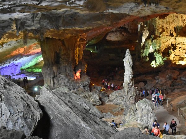 Сказка наяву: круиз по заливу Халонг на корабле 5* (всё включено) - фото 3