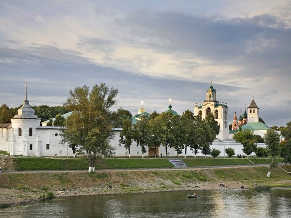 Вдоль Ярославля на весельной лодке!