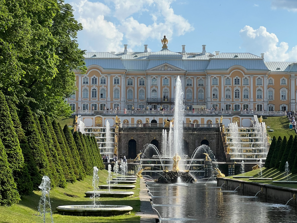 Фотопрогулка по Петергофу «Волшебство фонтанов и аллей» - фото 2