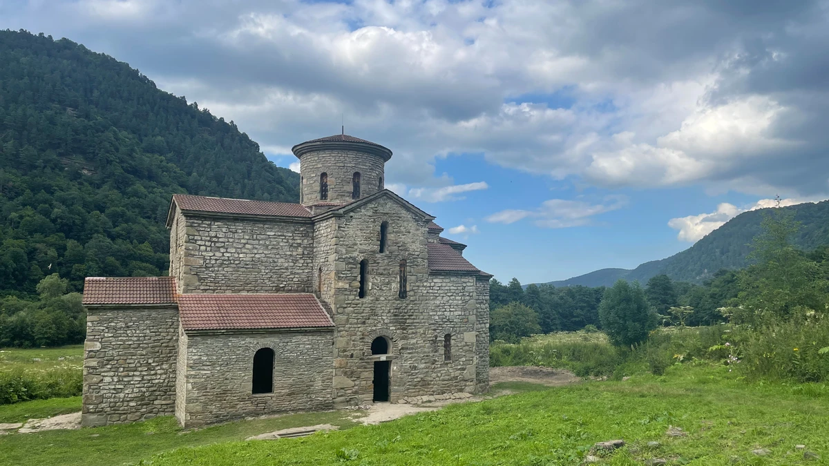 Из Кисловодска — в высокогорный поселок Архыз - фото 1