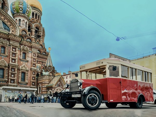 На ретроавтобусе — по центру Петербурга - фото 1