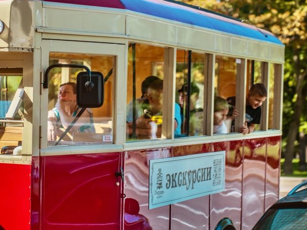 На ретроавтобусе — по центру Петербурга - фото 4