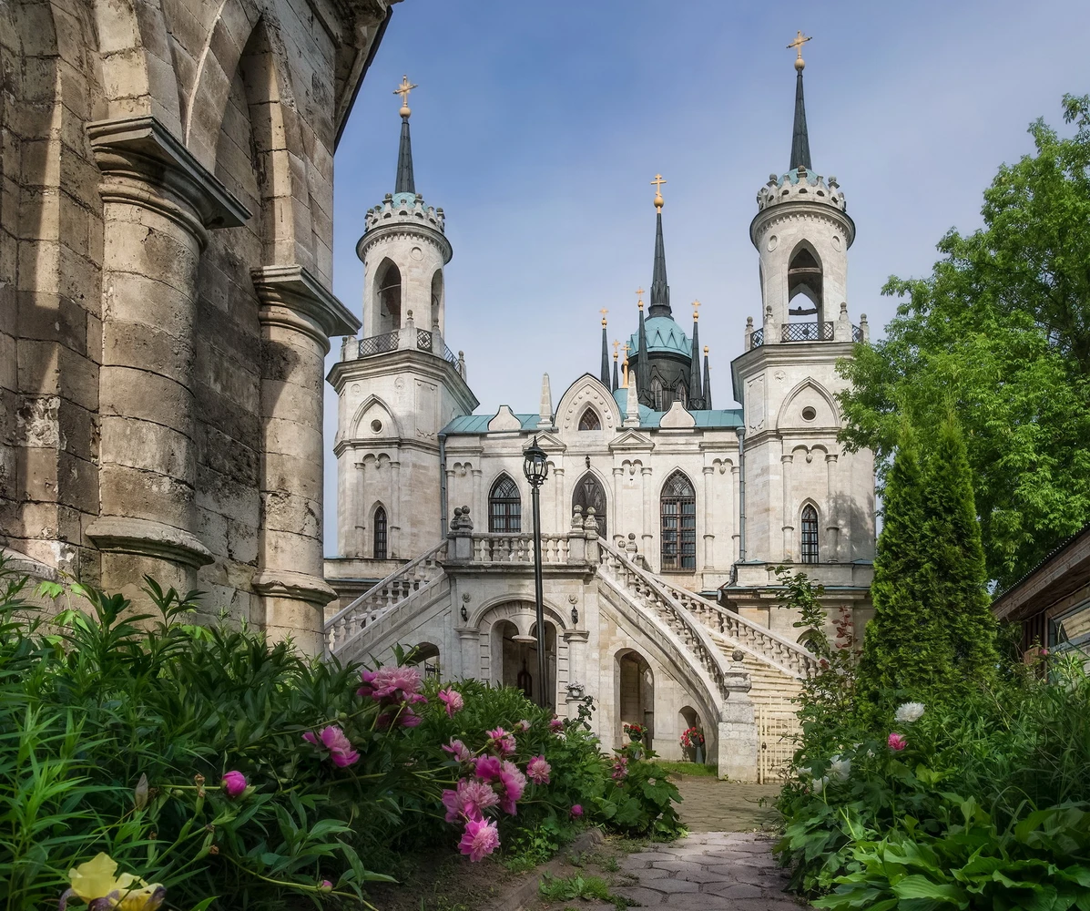 Белая магия русской готики: экскурсия по усадьбе Быково - фото 1