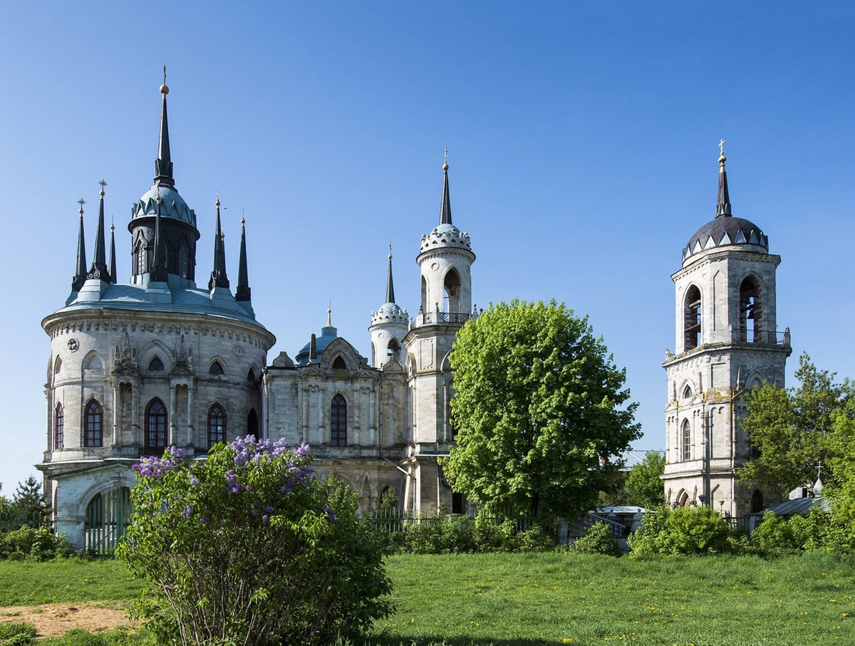 Белая магия русской готики: экскурсия по усадьбе Быково - фото 3