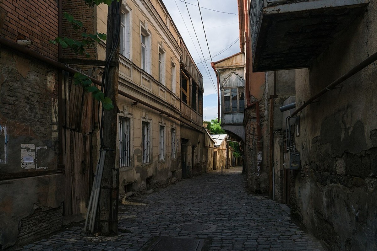 Тбилиси с улыбкой: история, быт и балкончики - фото 4