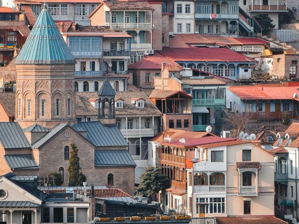 Тбилиси с улыбкой: история, быт и балкончики - фото 2