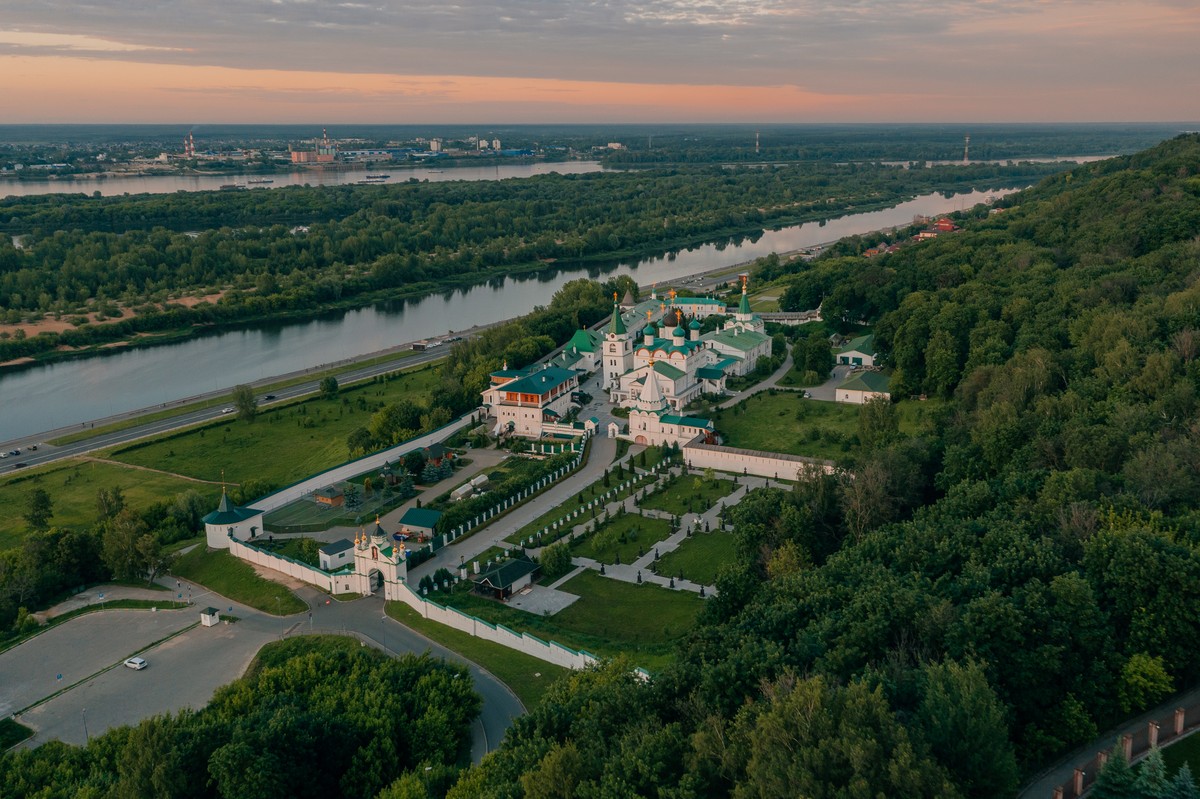 Уроки истории в Печерском монастыре: Рюриковичи и Романовы (в группе) - фото 1