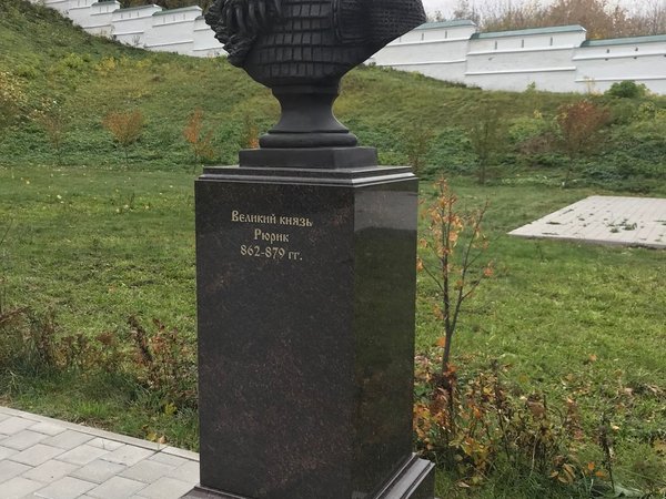 Уроки истории в Печерском монастыре: Рюриковичи и Романовы (в группе) - фото 3
