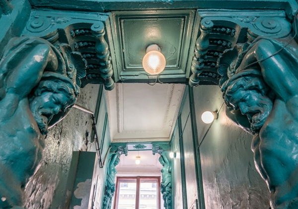 Питерская атмосфера: дворы, парадные, коммуналки и смотровая - фото 2