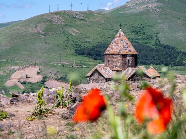 Тбилиси ⇄ Ереван: трансфер с экскурсией